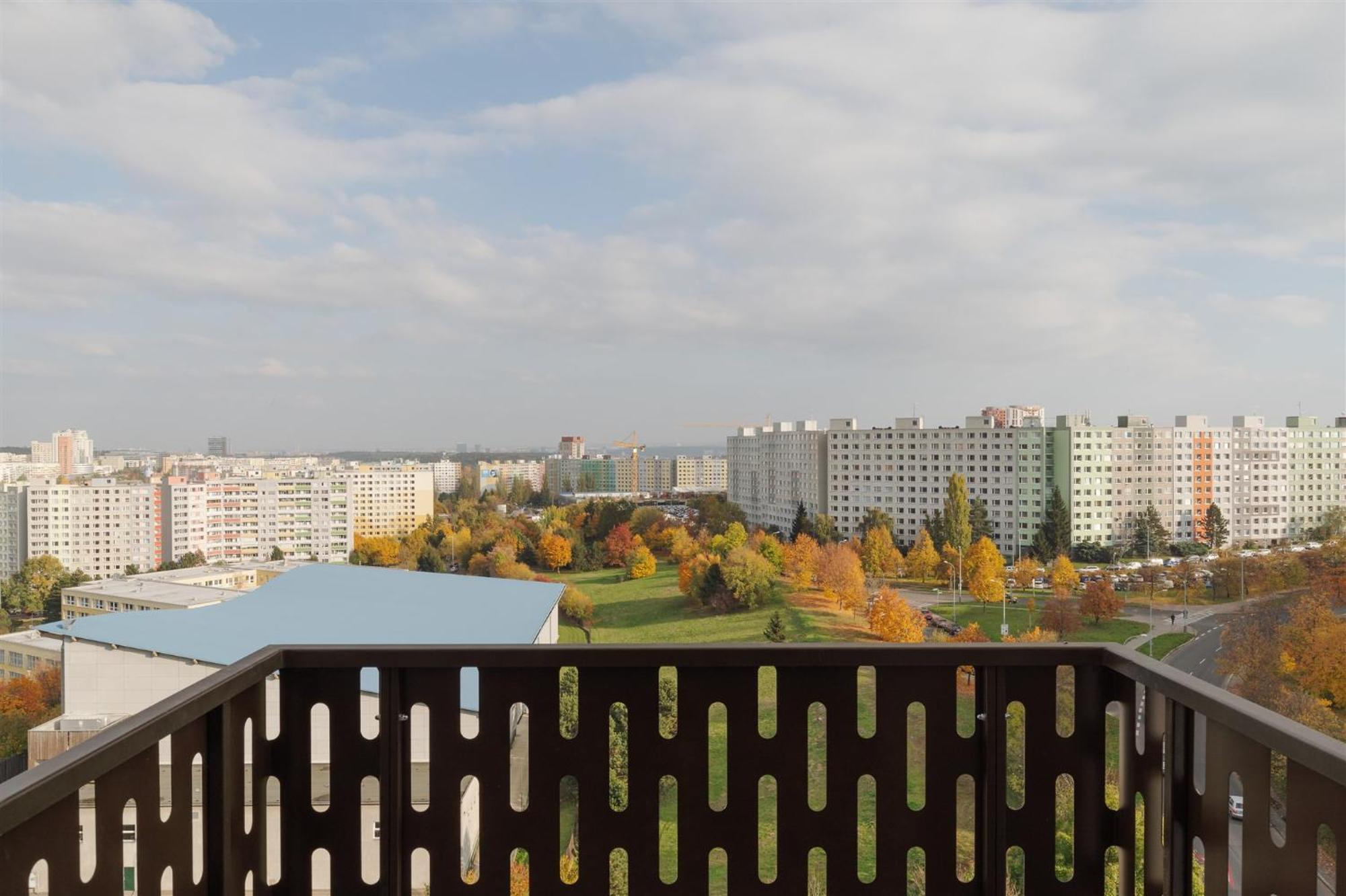 Good Vibe Studio Near Metro - Free Garage, Air-Conditioning, Vinyl Player Apartment Prague Exterior photo